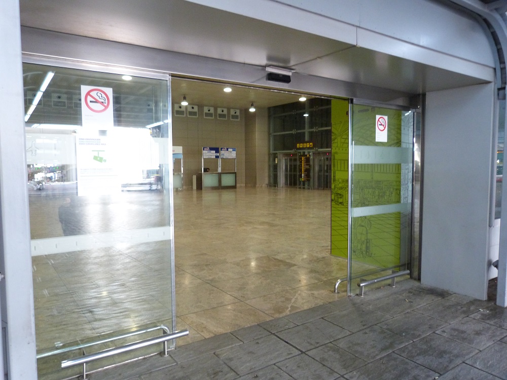Alicante airport exit to coach and shuttle stands